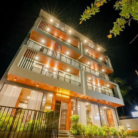 Limeshine - Airport Transit Hotels & Residences カトゥナカヤ エクステリア 写真